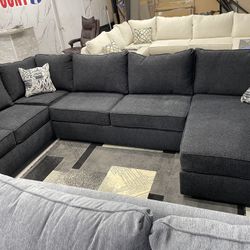 BLACK U-SHAPE SECTIONAL