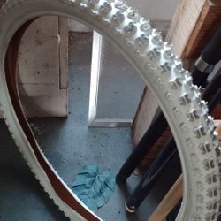 Tire 20x1.75 