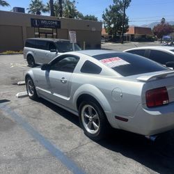 2005 Ford Mustang GT Standard 5,200.00 $$