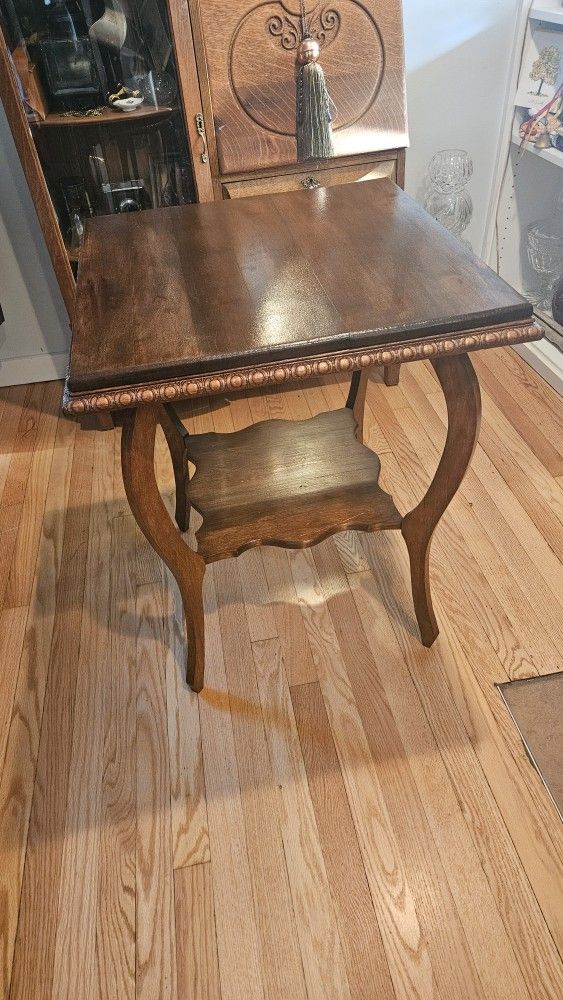 Antique Quarter Sawn Wood Parkor / Lamp Table