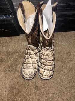 White skin fish boots