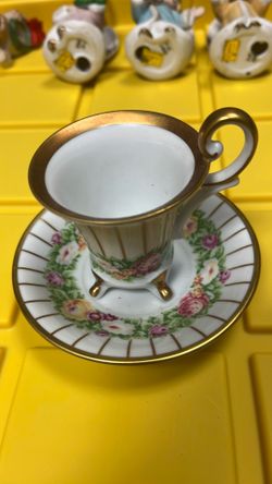 This item is a vintage Weimar Porzellan cup and saucer set