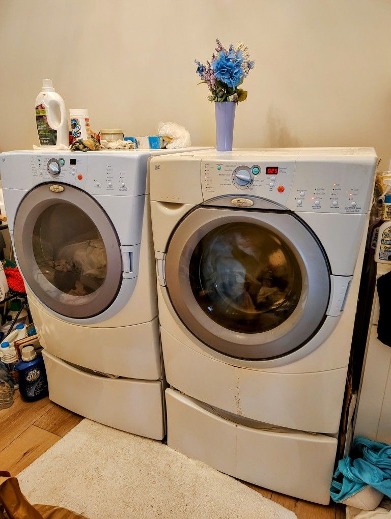 Whirlpool Duet Washer & Dryer W/ Pedestals