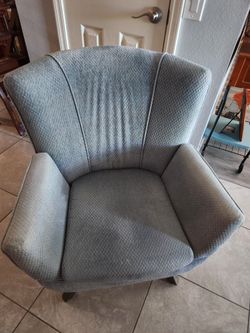 Ladie's Chair (+ Possible Footstool)