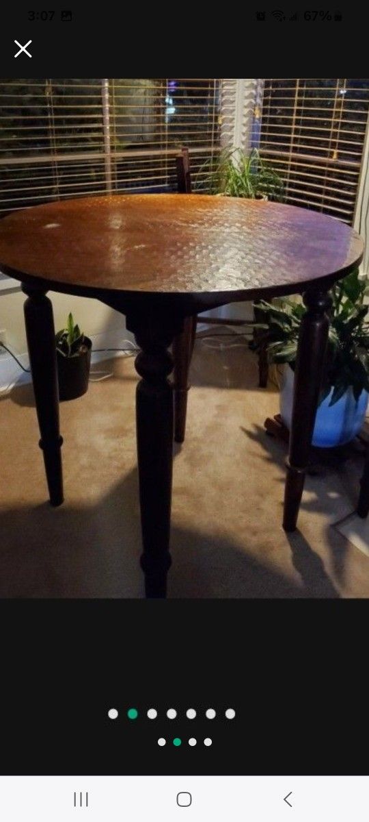 Bar Table with two bar stools