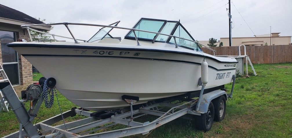 1989 GRADY WHITE BOAT With 90 E.TEC EVINRUDE .