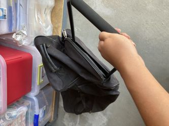 Duffle bag with wheels