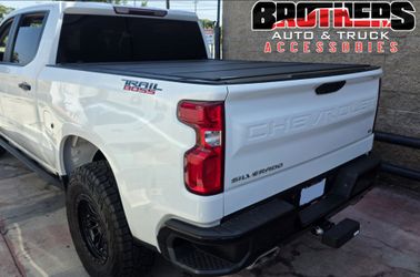 Tonneau Cover Flush Hard Bed Cover Tri-Fold Matte Finish Bakflip MX4 Tapaderas Al Raz