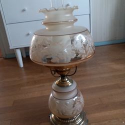 Vintage 1970s Quoizel large Hurricane etched table lamp