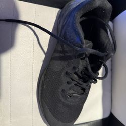 10 PAIRES OF SHOES FOR SALE  WILL TAKE ANY OFFER 