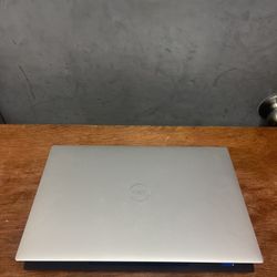 Dell - XPS 15 15.6" 3.5K OLED TouchScreen Laptop - 12th Gen Intel Core i9 - 32GB Memory - NVIDIA GeForce RTX 3050 Ti - 1TB SSD - Silver