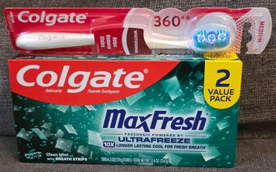 Colgate Oral Care Bundle: Maxfresh Toothpaste 2-Pack & 360 toothbrush, Medium