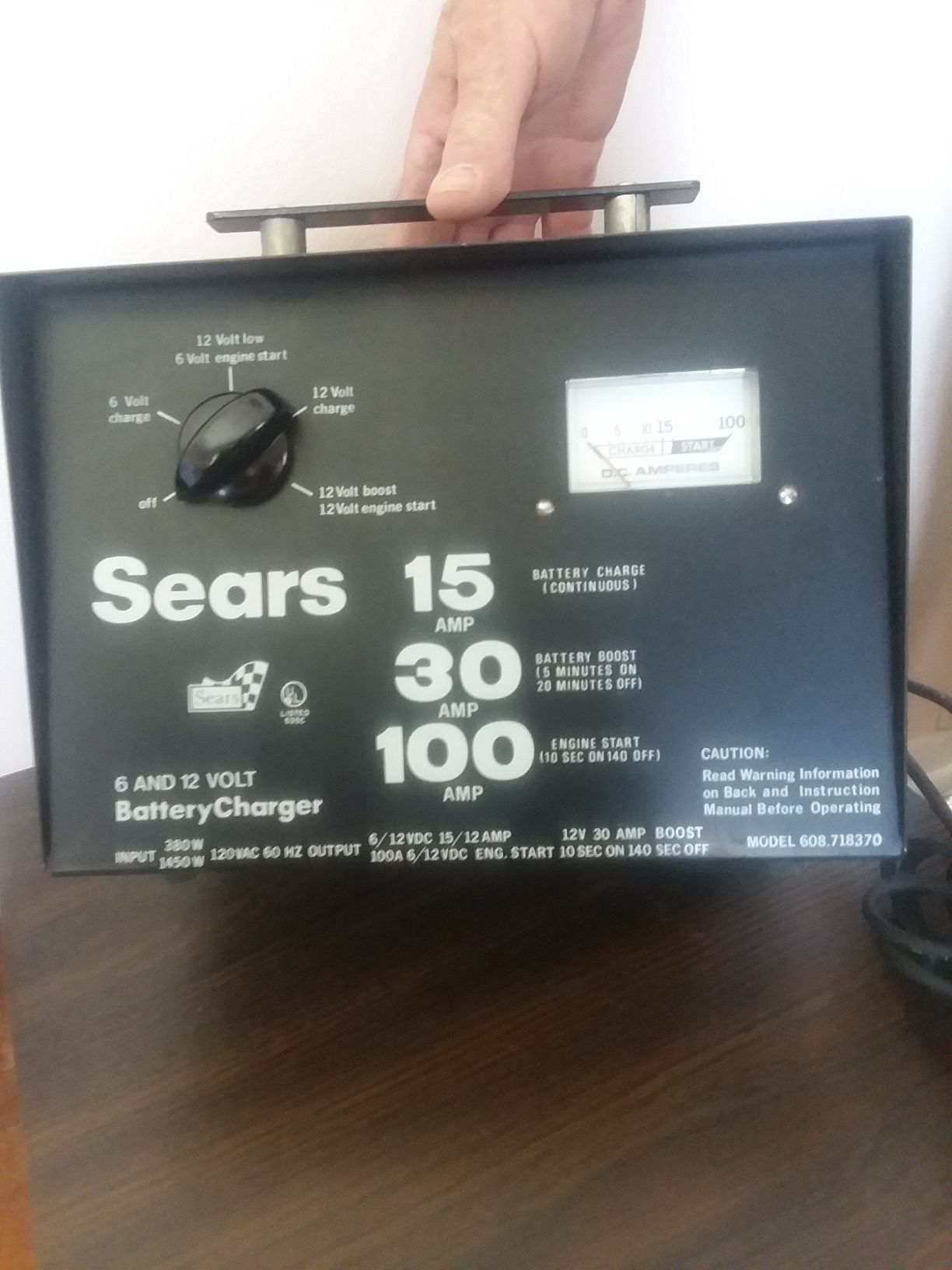 SEARS 15 / 30 / 100 AMP COMMERCIAL BATTERY CHARGER WITH ENGINE JUMP START.