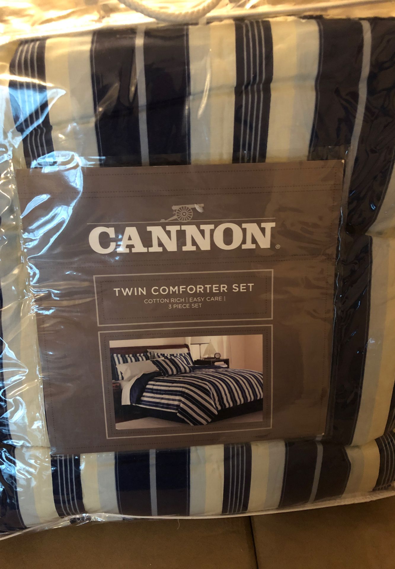 Twin comforter