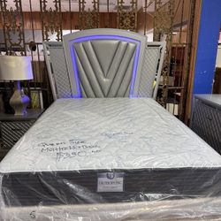 NEW QUEEN BEDROOM SET: MATTRESS & BOX/ LED HEADBOARD/ LED VANITY & DRAWERS/ NIGHT STAND/ 5 DRAWERS