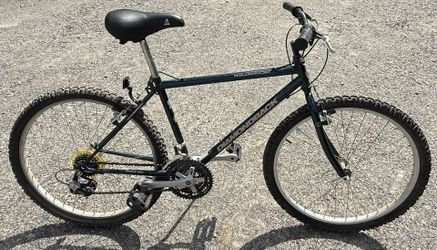 Diamond Back Wildwood Mountain Trail Bike. Great condition.  Great price!