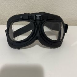 Motorcycle / aviator goggles, metal clamp mechanism, clear lenses.