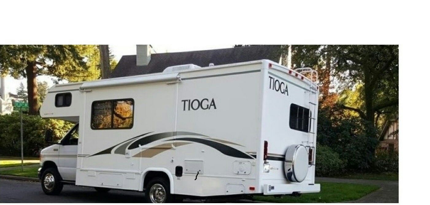 2003 Fleetwood Tioga motorhome
