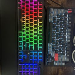 Two Keyboards Keychron V1 keyboard and Razer Blackwidow V3