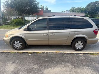 2004 Chrysler Town & country