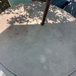 FREE Round Table