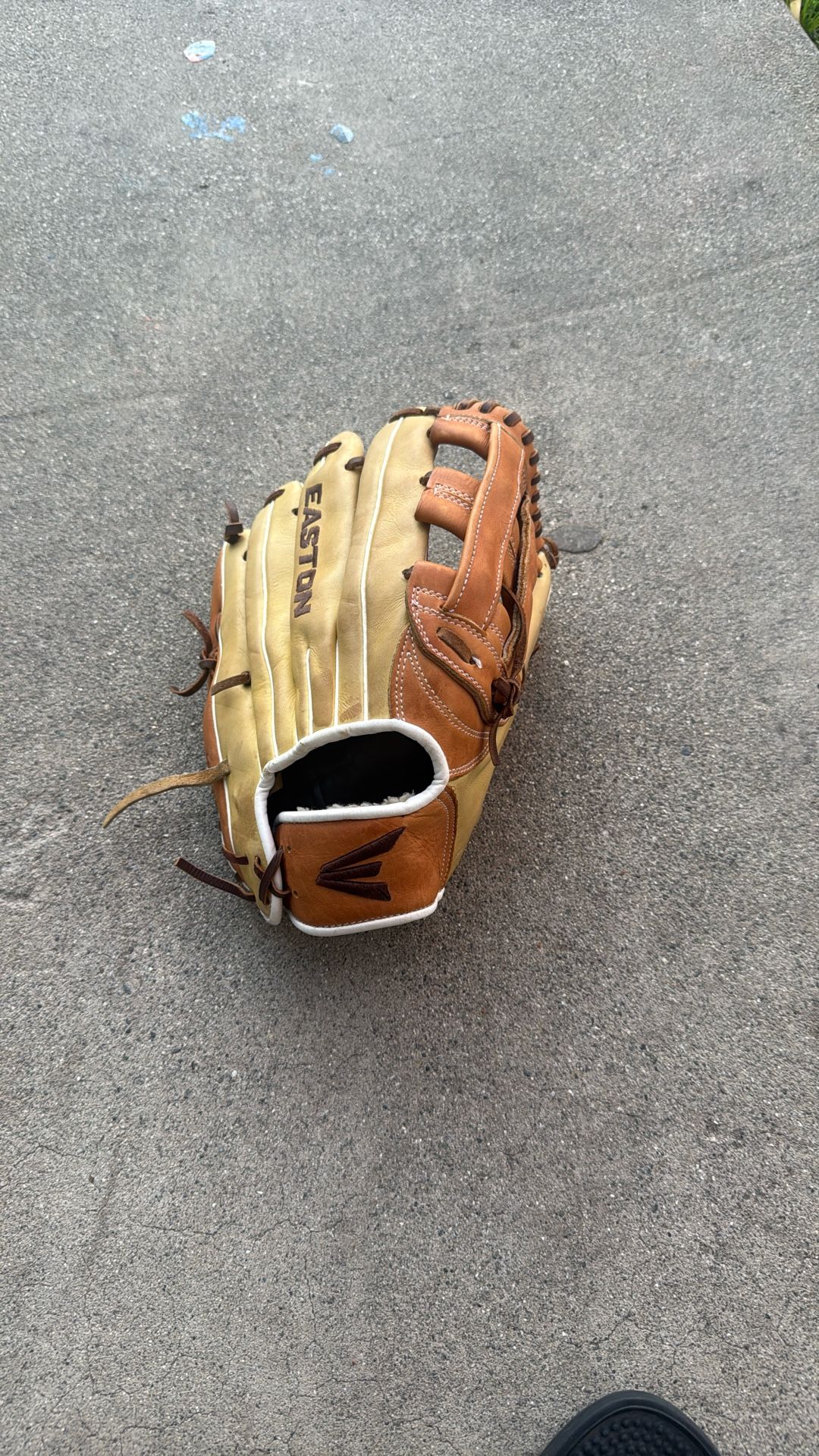Easton Youth Baseball Glove