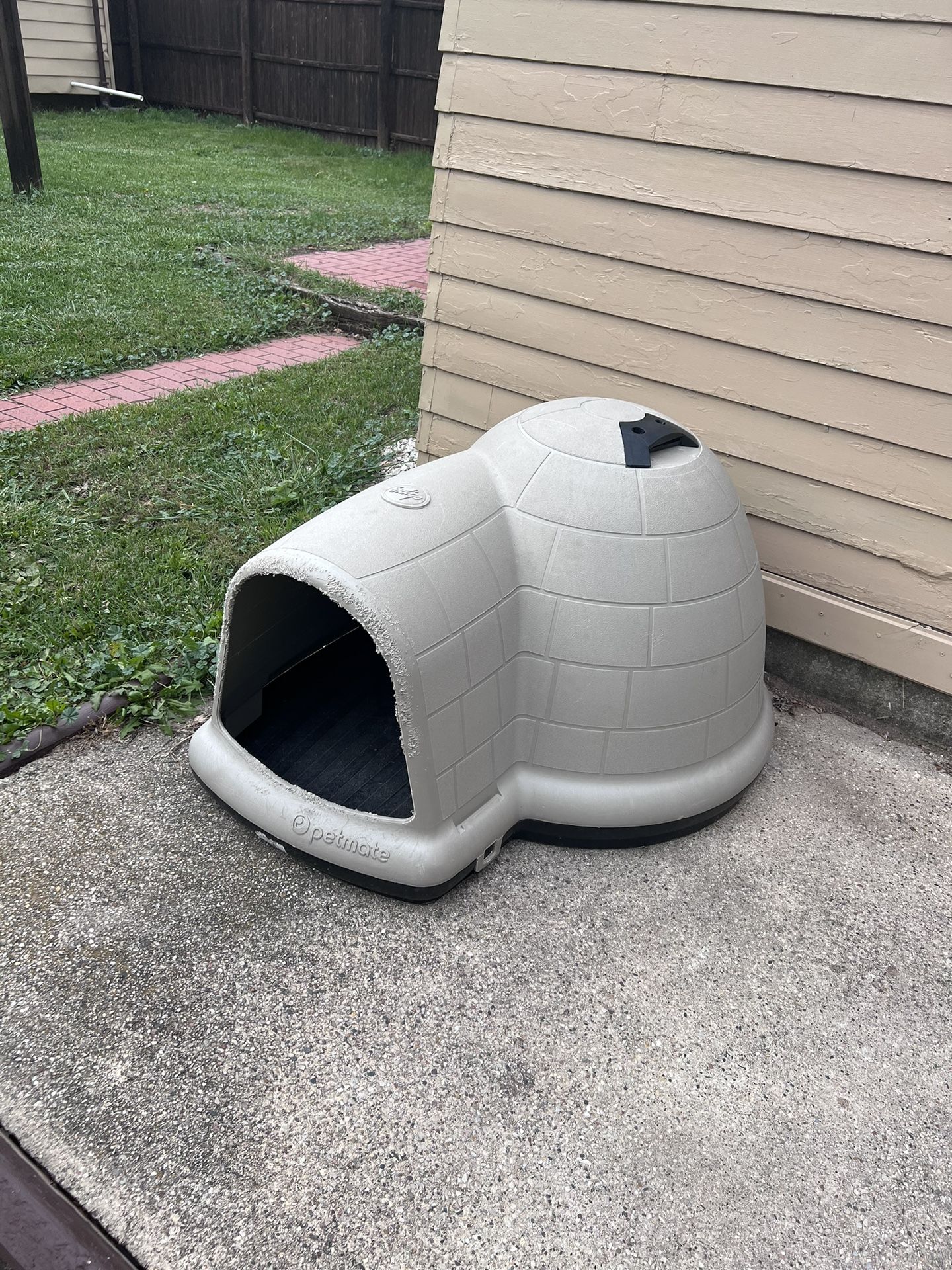 Dog house