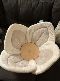 Blooming Bath Lotus