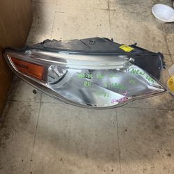 2012 Volkswagen CC Right Headlight 