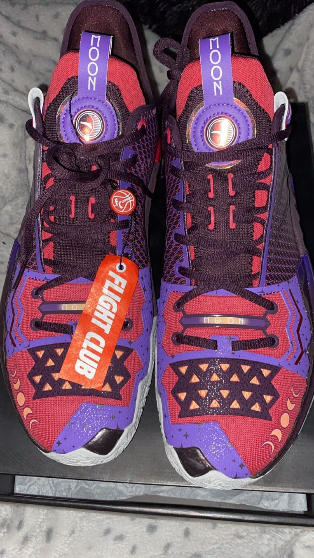 Kyrie Irving Anta Shockwave 5 Pro Moon
