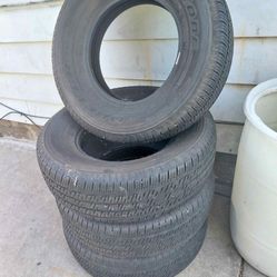 Bridgestone Dueler H/T Tires