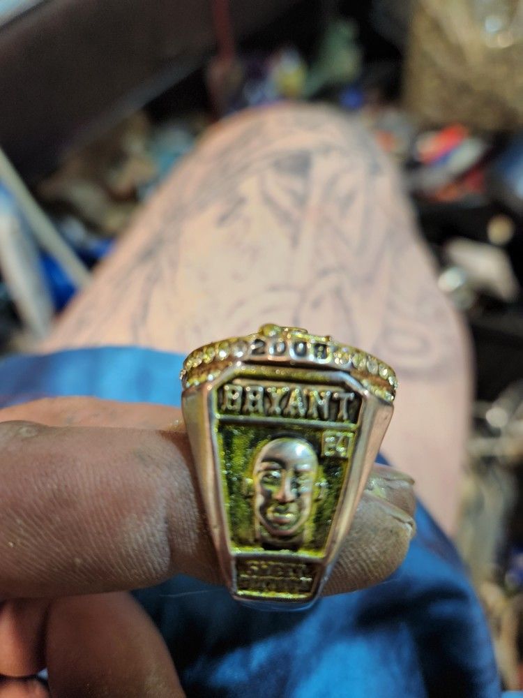 Lakers Kobe Bryant Championship Ring