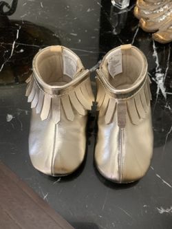 Gymboree size 3 gold mocasines