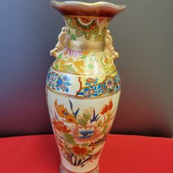 Vintage Ceramic Flowers Vase With Gold Trimmed &Flowers Desing/ Florero Antiguo Con Diseño De Flores 