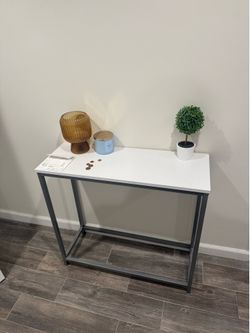 Entry Way Table (White)