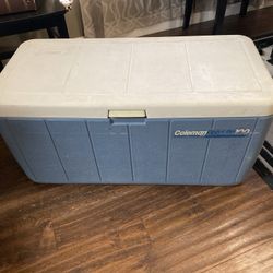 LARGE COLEMAN ICE CHEST