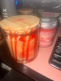 New strawberry shortcake candle 10oz
