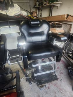 Salon chair