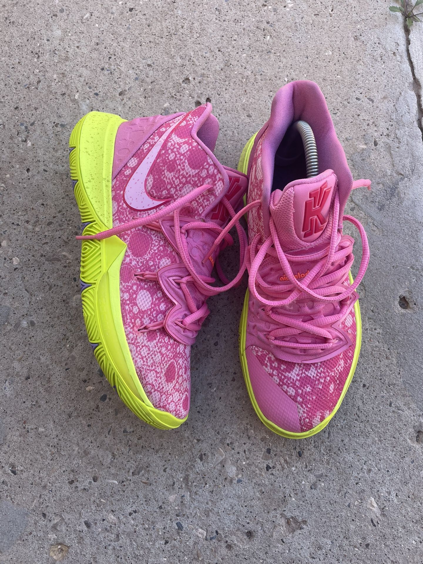 Nike Kyrie 5 “Patrick Star”