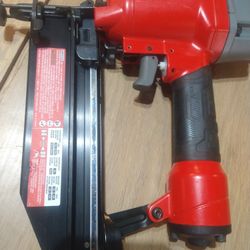 Craftsman 2 1/2 " 16 Gauge Pneumatic Straight Finish Brad Nail. 