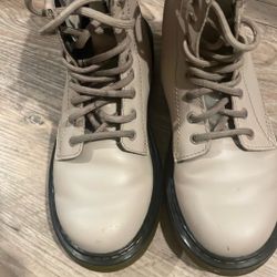 Girls Dr.Martens 