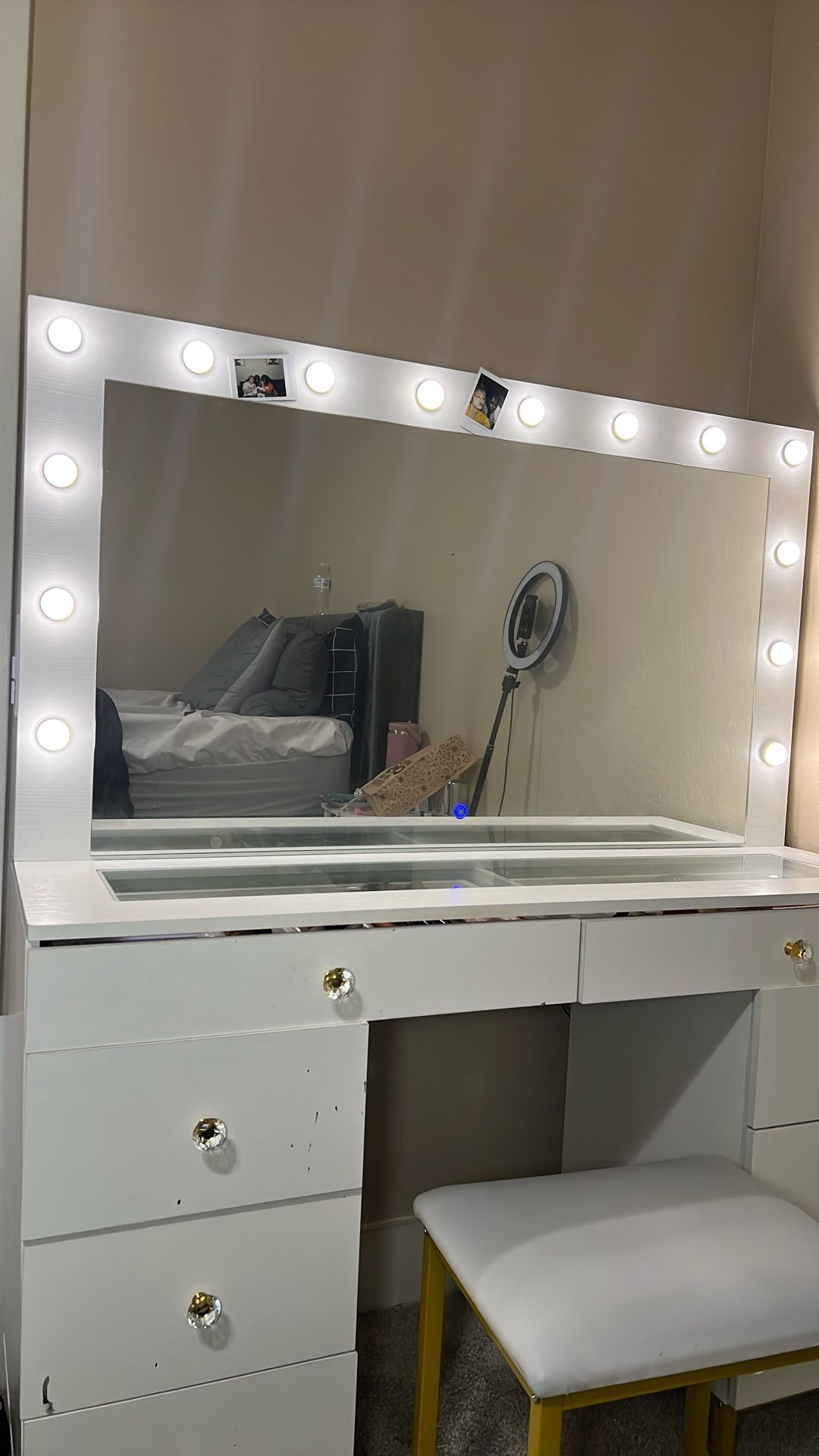 Vanity - Makeup