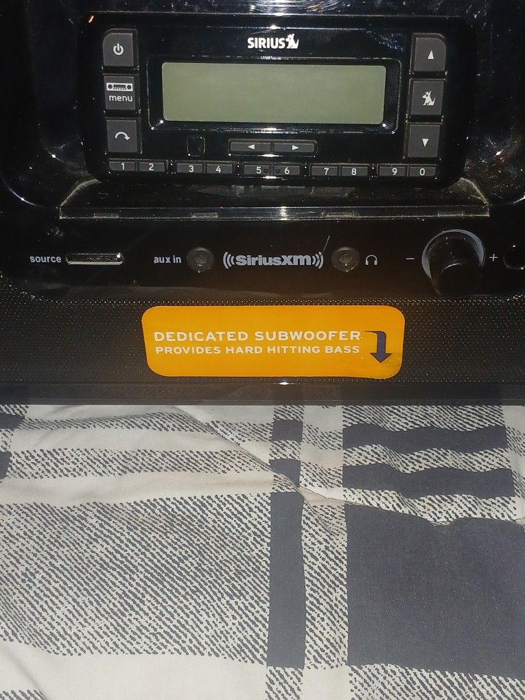 Sirus PORTABLE SUBX2 BOOMBOX WITH RECIEVER
