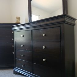 Seven Piece Bedroom Set Dark Oak