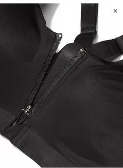 Victoria’s Secret Knockout Front Close Sports Bra