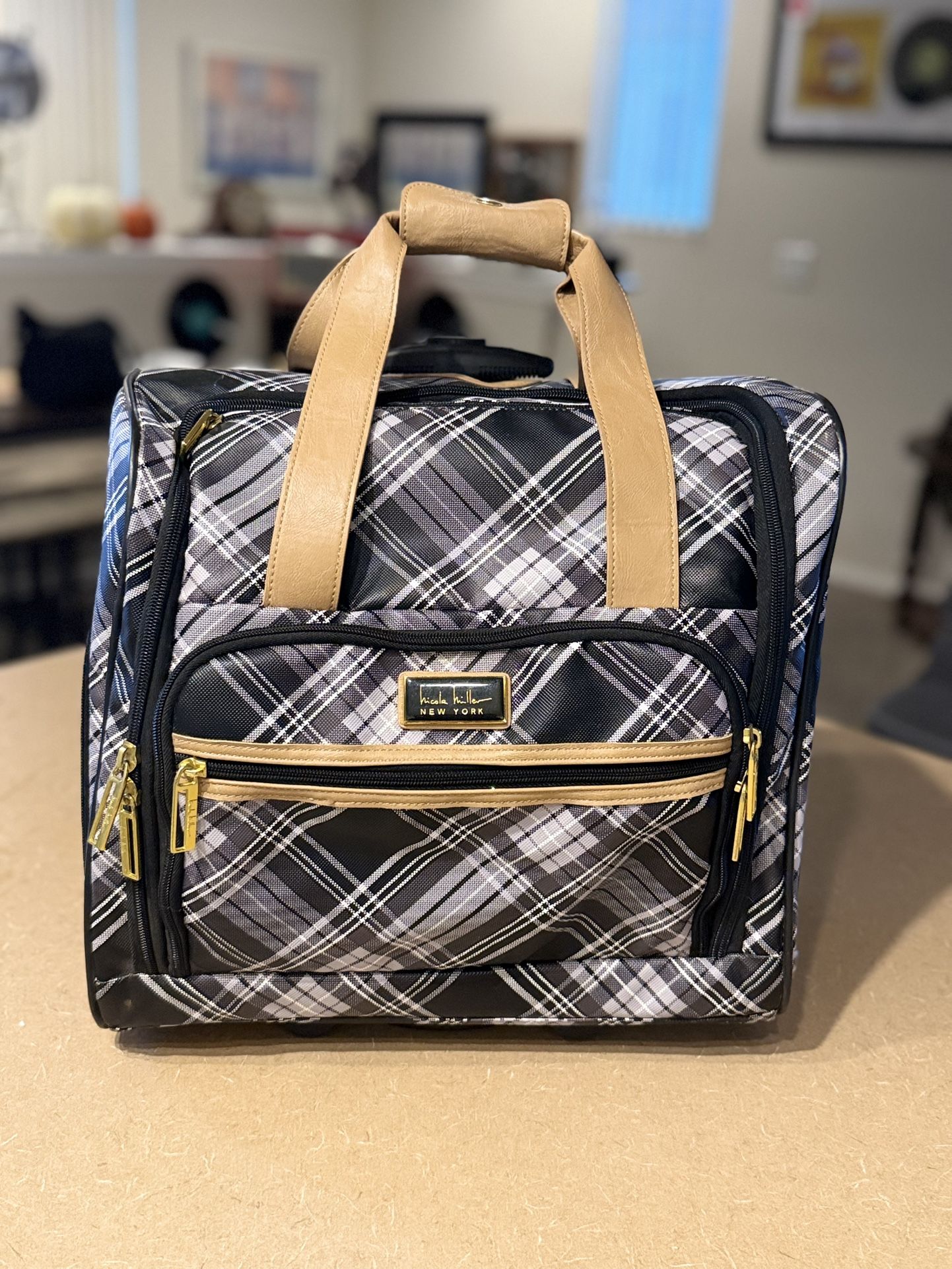 Nicole Miller Carry on Rolling Suitcase