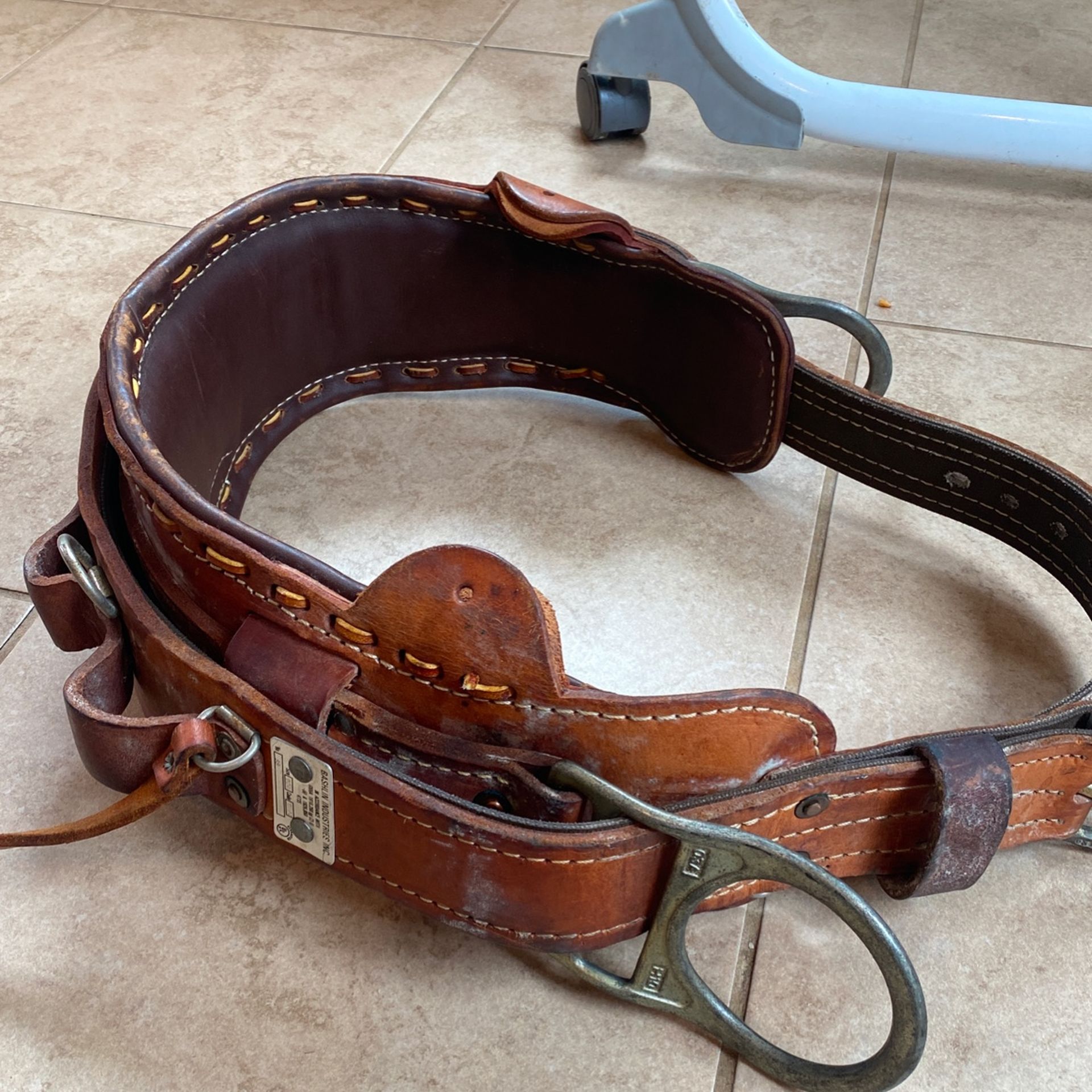 1 Barely Used Bashlin Climbing Lineman Belt #88 D24 & Neoprene Pole Safety Strap