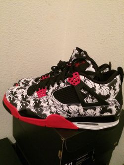 AIR JORDAN RETRO 4. Size 11
