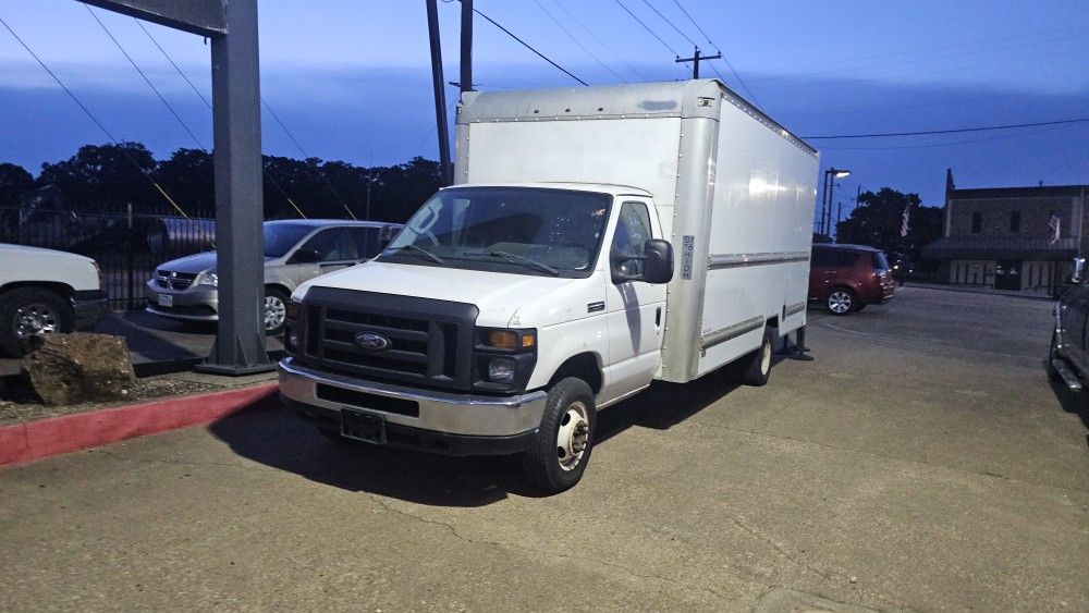 2014 Ford E-350