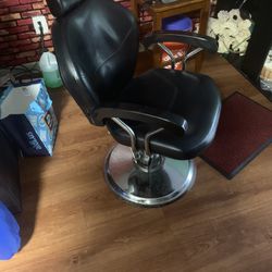Black Reclining Salon Chair